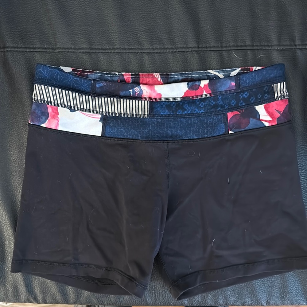 lululemon athletica Wunder Under Bike Shorts Size 8